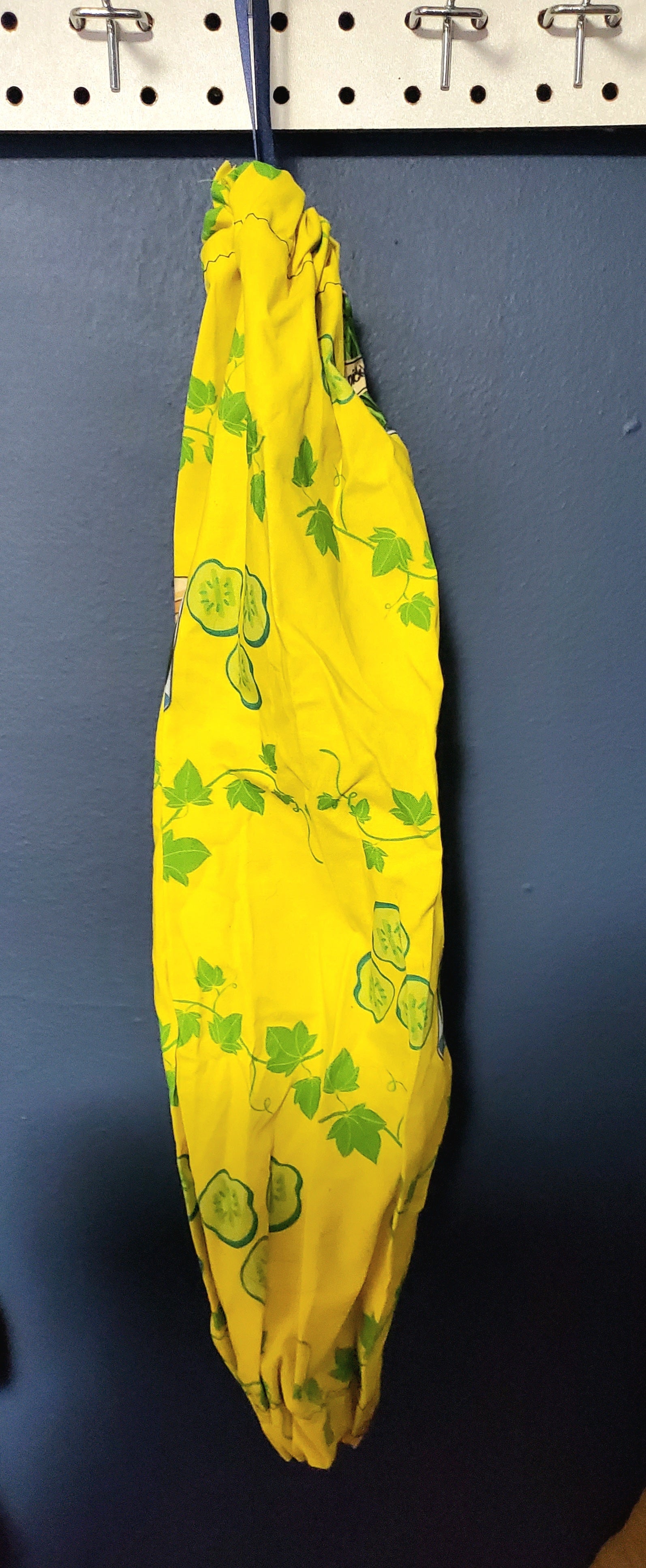 Bag holder yellow pickle vine