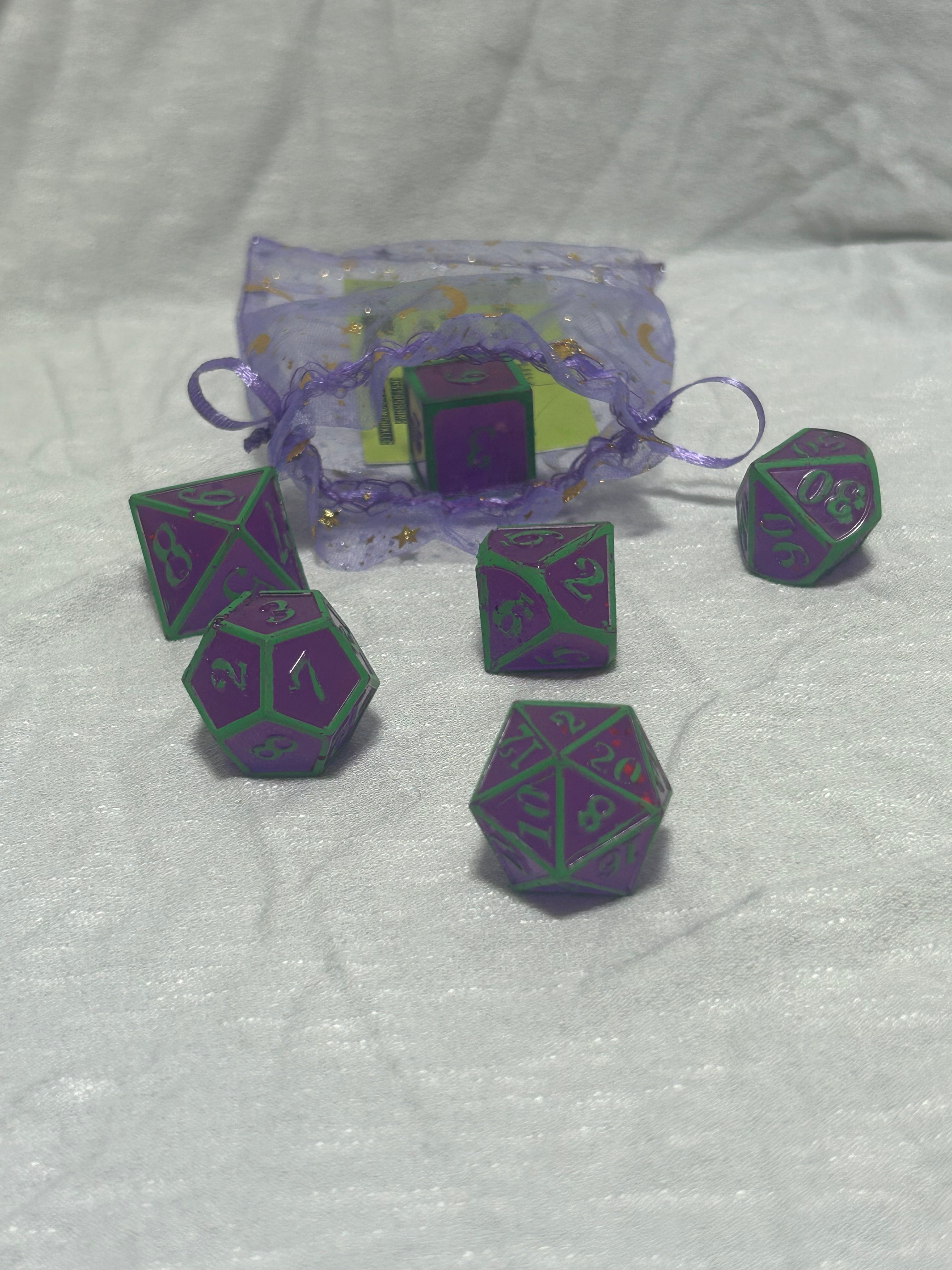 Heat changing dungeons and dragons dice ￼