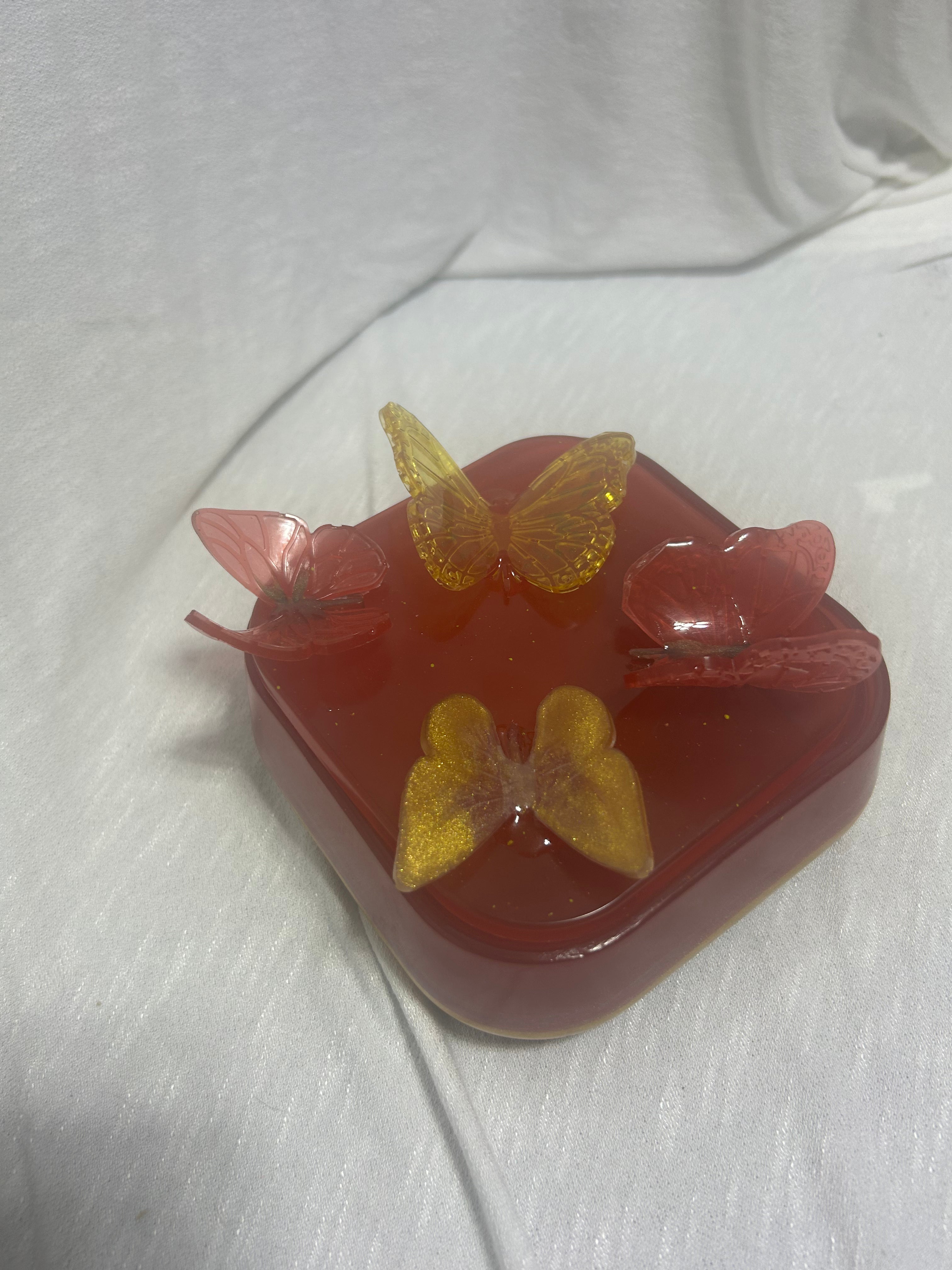 Butterfly container